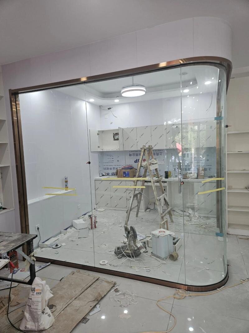 常州市热熔玻璃异形展柜玻璃 - 方案